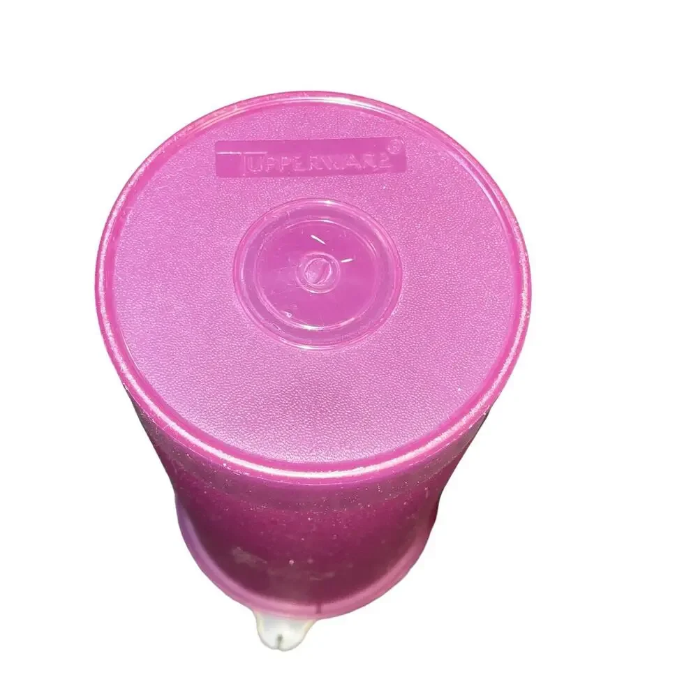 Tupperware Handolier 48 oz Pitcher 261 563 Purple Flip Top Pour Lid Jug Vintage